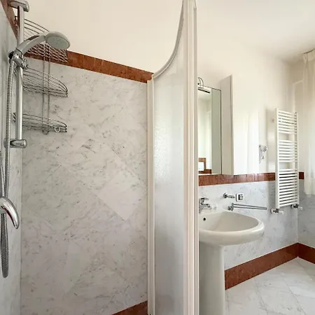 Classic 3 Sul Mare Marmo Di Carrara Design شقة مارينا دي بييتراسانْت